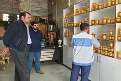 برگزاری گشت مشترک نظارت بر عسل فروشی ها در سطح شهرستان طرقبه و شاندیز